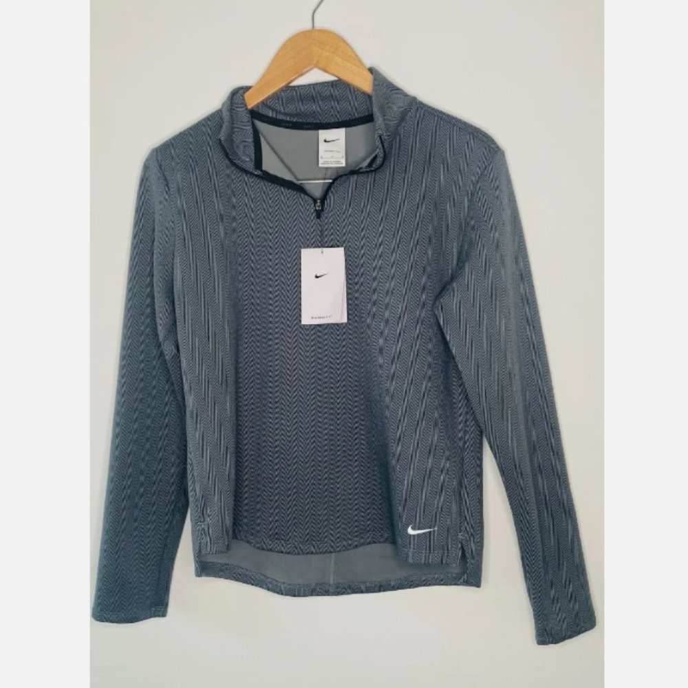 Youth Nike pullover Sweater Size M